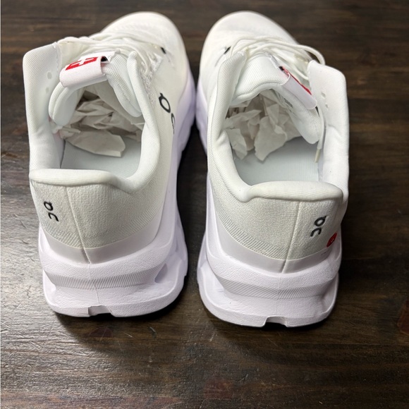 On Running Women’s  White Cloudtilt Athletic Shoes size 7 - Picture 6 of 6